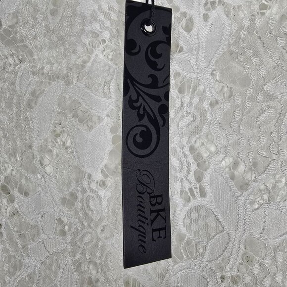 BKE Botique Lace‎ Overshirt Small Women's White Short Sleeve - Picture 4 of 4